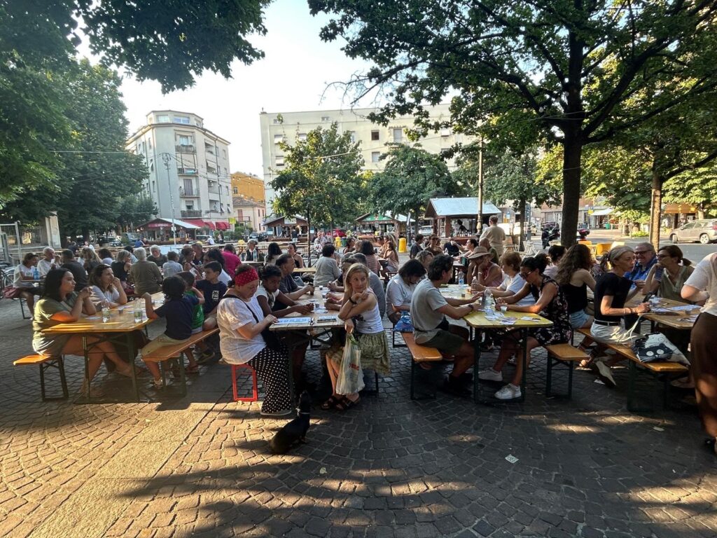 Tombolata in Piazzale Picelli