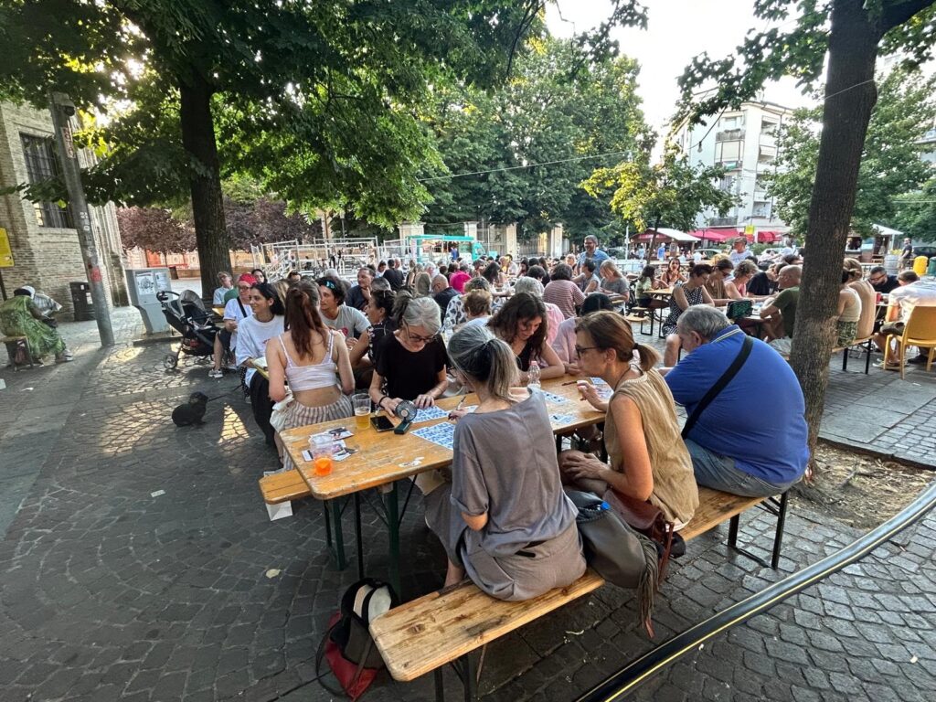Tombolata in Piazzale Picelli